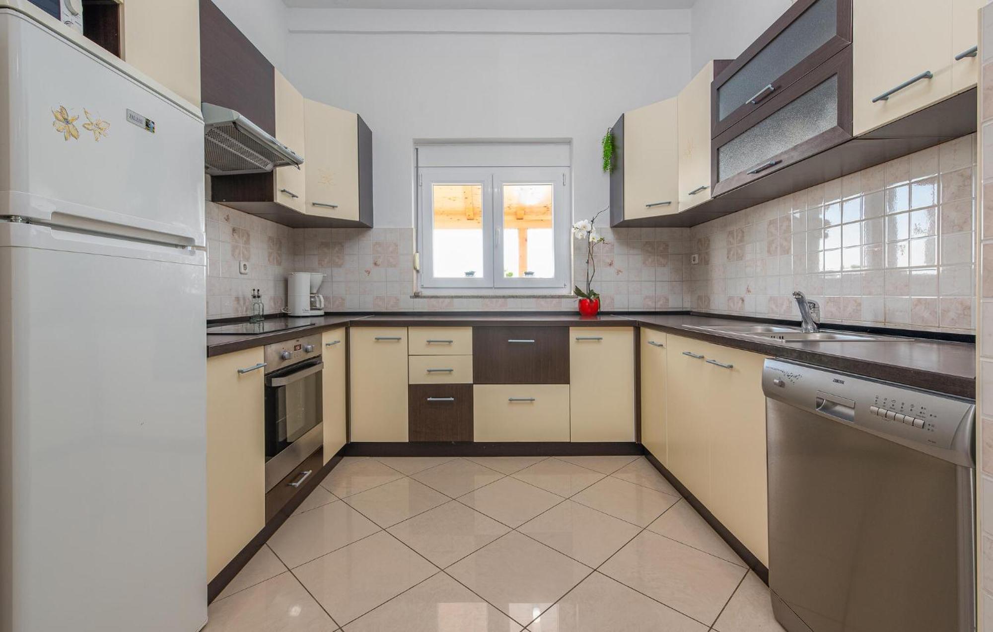 Beautiful Apartment In Maslenica With Kitchen Exterior foto